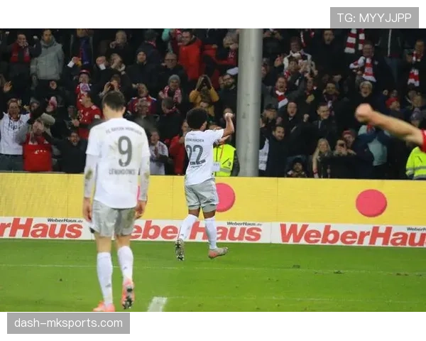 弗莱肯神勇发挥助球队冲击德甲冠军，全队士气高涨引热议