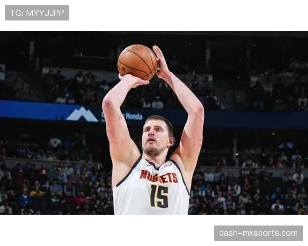 戴维斯挡拆转低位强攻胜约基奇提升内线效率